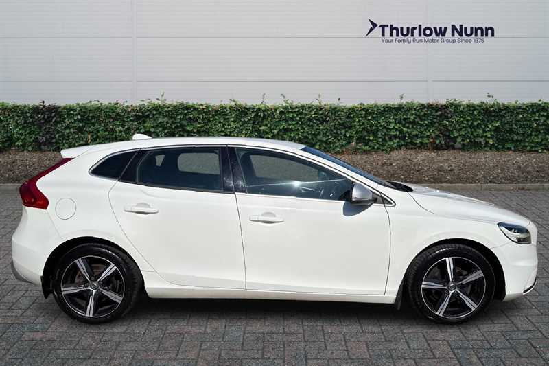 Used Volvo V40 2017 for sale - 76087086: Photo 2