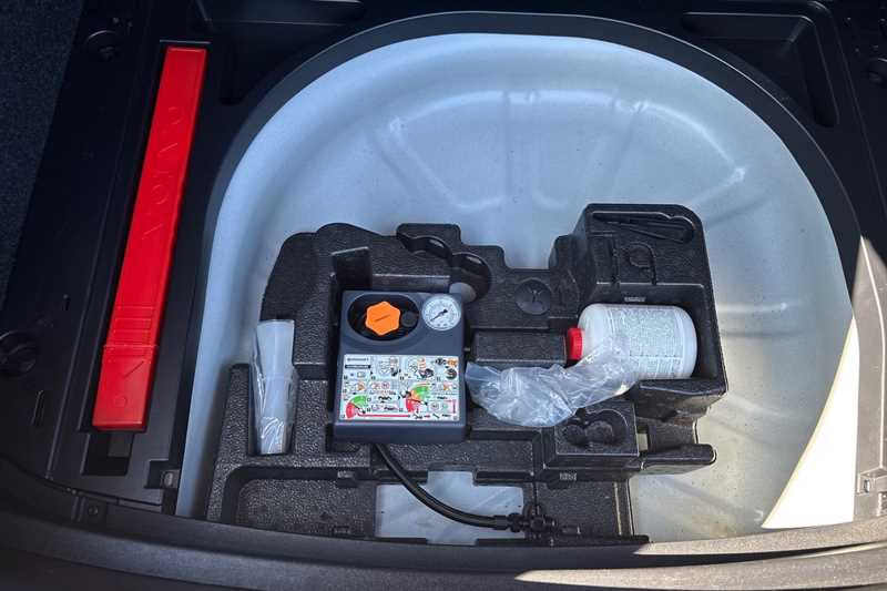 Used Volvo V40 2017 for sale - 76087086: Photo 25