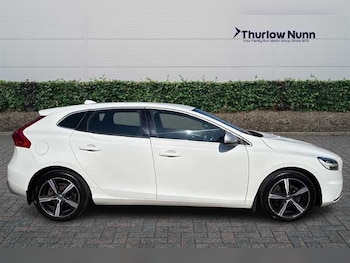 Used Volvo V40 2017 for sale - 76087086: Photo 2