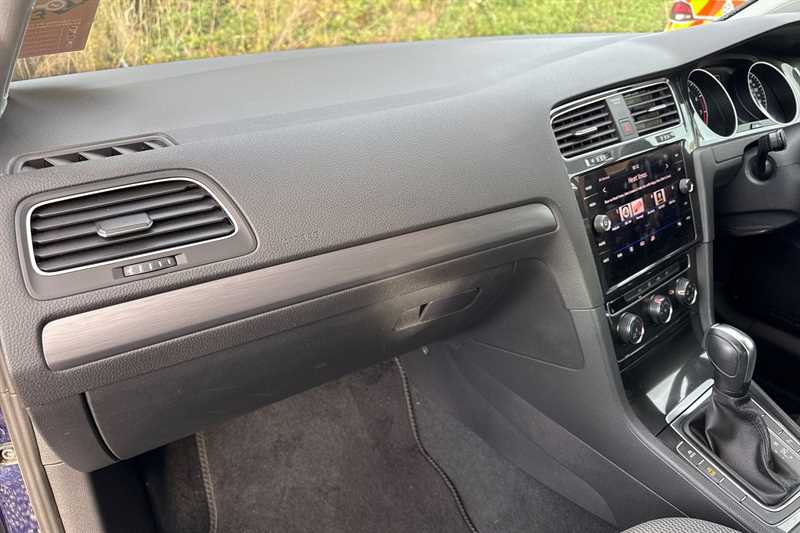 Used Volkswagen Golf 2019 for sale - 76705733: Photo 25