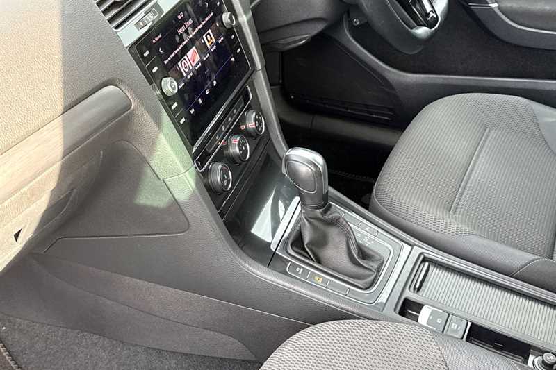 Used Volkswagen Golf 2019 for sale - 76705733: Photo 27