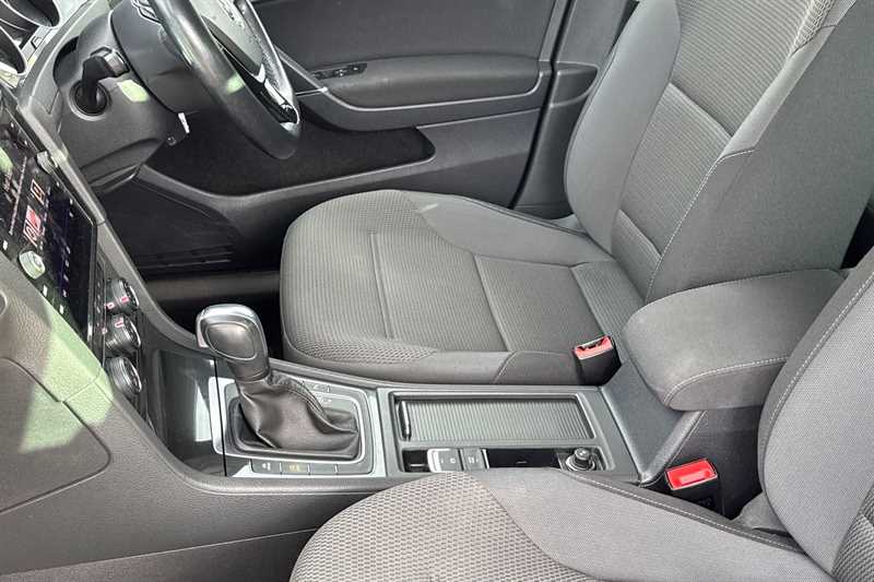 Used Volkswagen Golf 2019 for sale - 76705733: Photo 28