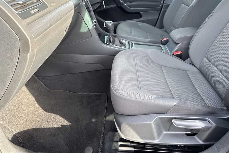 Used Volkswagen Golf 2019 for sale - 76705733: Photo 29