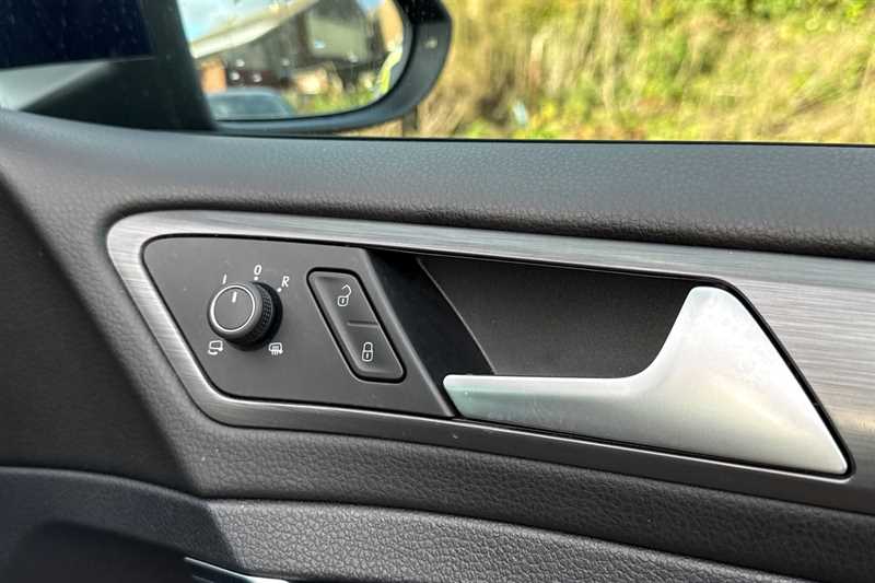 Used Volkswagen Golf 2019 for sale - 76705733: Photo 44