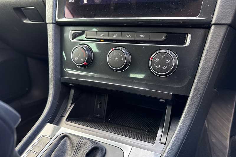 Used Volkswagen Golf 2019 for sale - 76705733: Photo 50