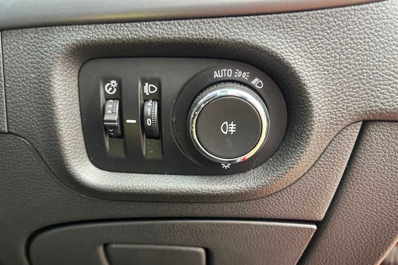 Used Vauxhall Astra 2017 for sale - 77193821: Photo 40