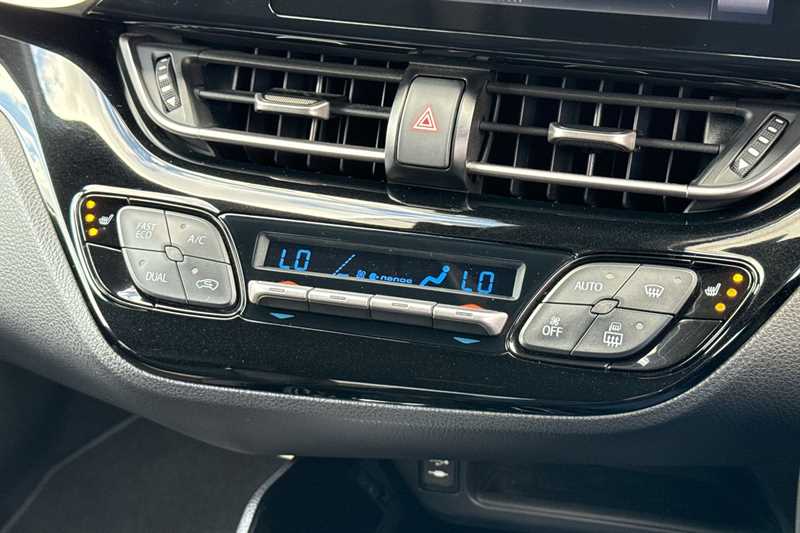 Used Toyota C-HR 2018 for sale - 76087090: Photo 15