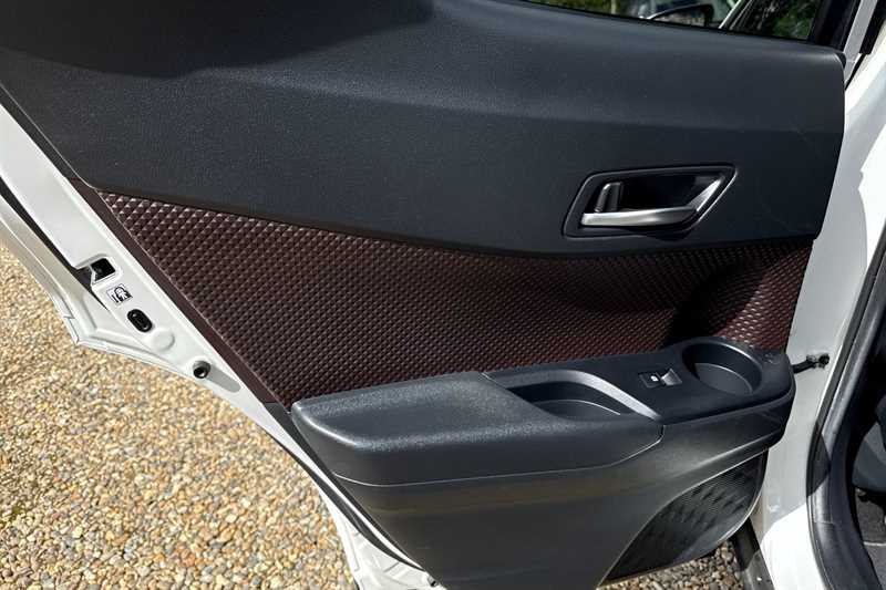 Used Toyota C-HR 2018 for sale - 76087090: Photo 34