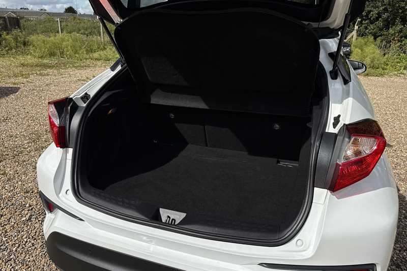 Used Toyota C-HR 2018 for sale - 76087090: Photo 36