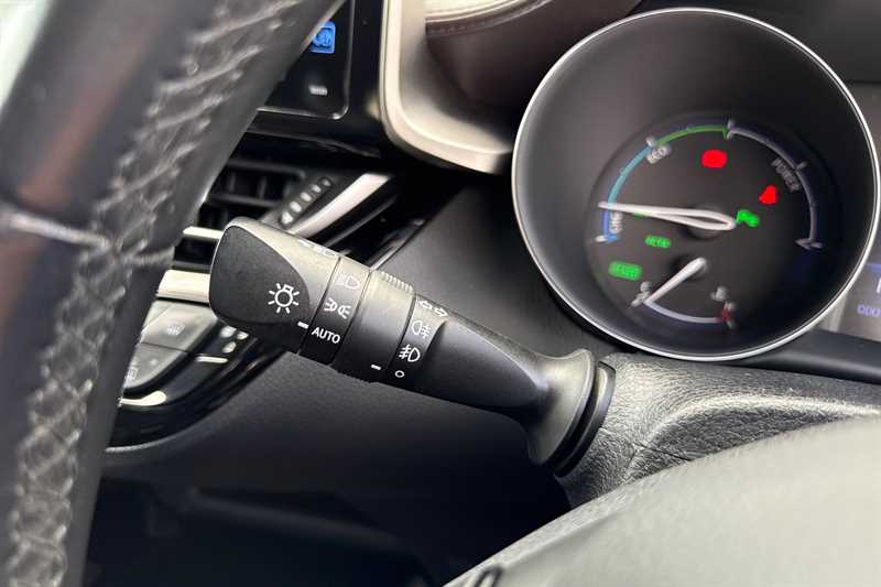 Used Toyota C-HR 2018 for sale - 76087090: Photo 47