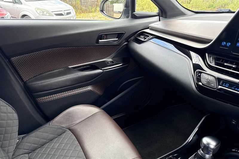 Used Toyota C-HR 2018 for sale - 76087090: Photo 49