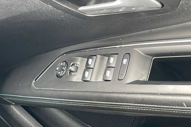 Used Peugeot 5008 2021 for sale - 76125019: Photo 16
