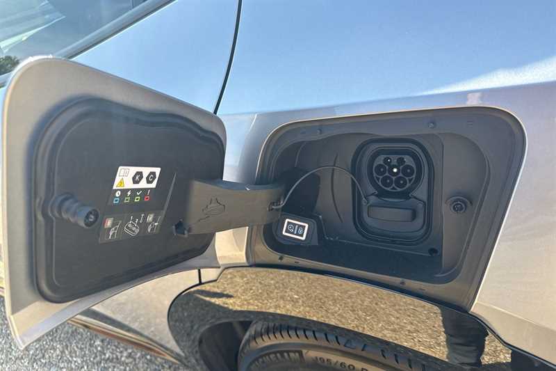 Used Vauxhall Mokka Electric for sale - 76999894: Photo 28