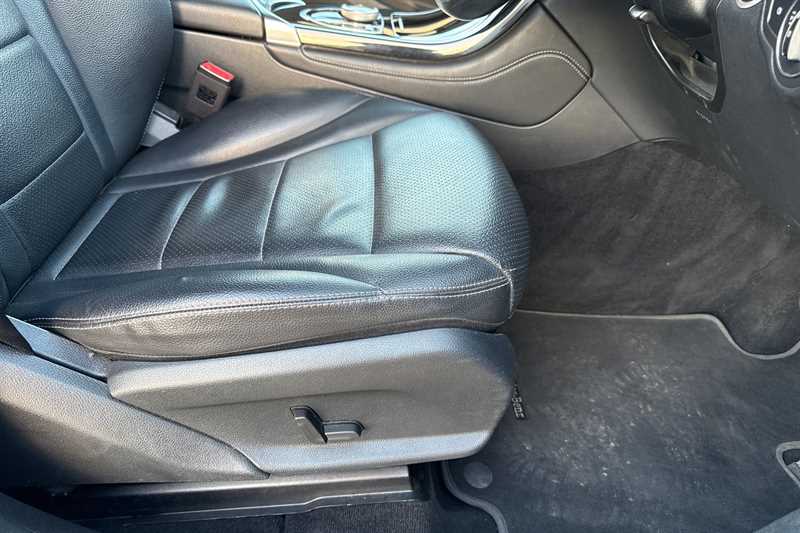 Used Mercedes-Benz GLC 2018 for sale - 77146160: Photo 45