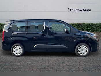 Used Vauxhall Combo Life Electric 2025 for sale - 76125025: Photo 2