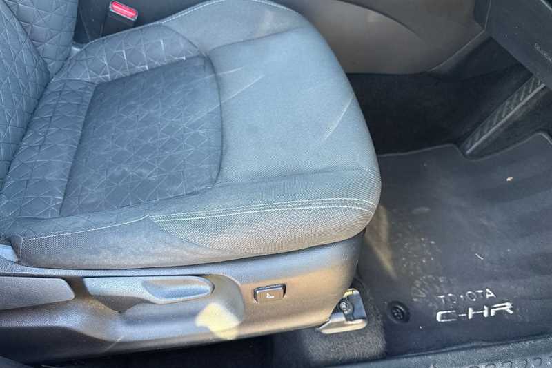 Used Toyota C-HR 2020 for sale - 77471235: Photo 44