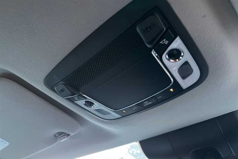 Used Honda HR-V 2018 for sale - 77841792: Photo 33