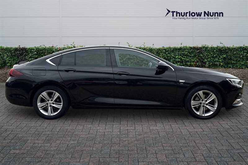 Used Vauxhall Insignia 2018 for sale - 77219079: Photo 2