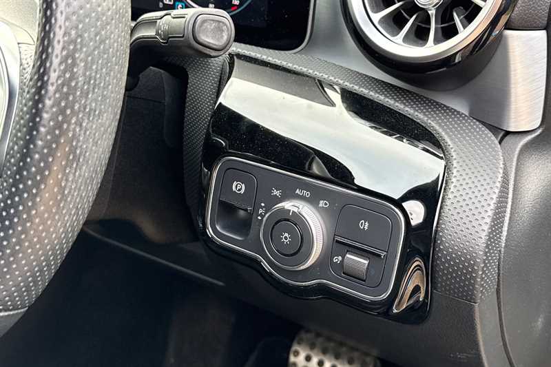 Used Mercedes-Benz A-Class 2018 for sale - 77146297: Photo 44