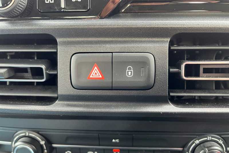 Used Vauxhall Combo Life Electric 2025 for sale - 76315875: Photo 38