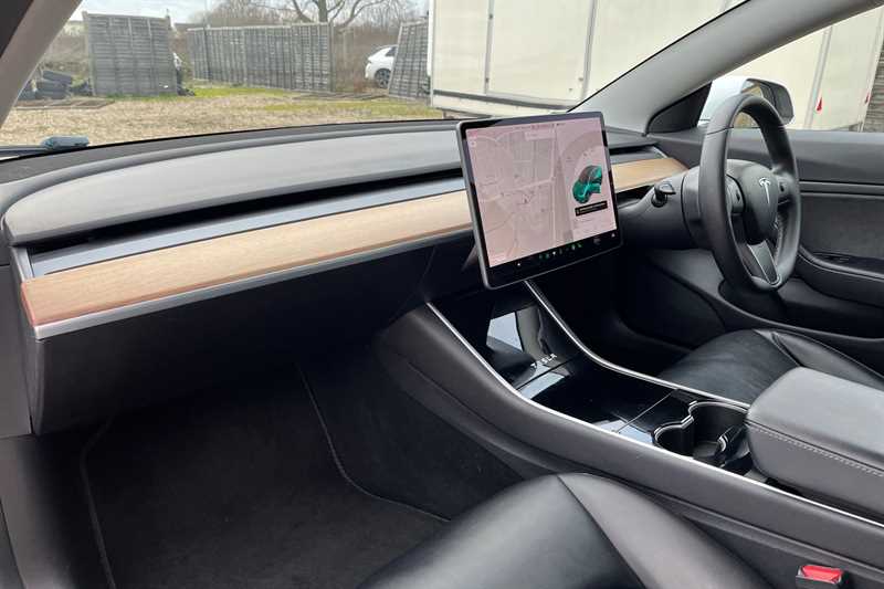 Used Tesla Model 3 2020 for sale - 77145970: Photo 13