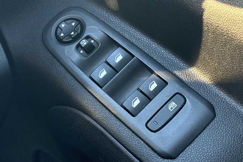 Used Vauxhall Combo Life 2019 for sale - 77145983: Photo 16