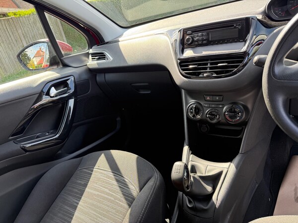 Used Peugeot 208 2013 for sale - 74435360: Photo 17