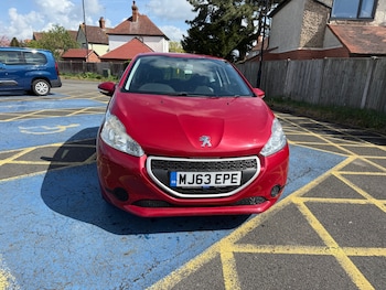 Used Peugeot 208 2013 for sale - 74435360: Photo