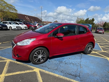 Used Peugeot 208 2013 for sale - 74435360: Photo