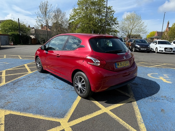 Used Peugeot 208 2013 for sale - 74435360: Photo 5