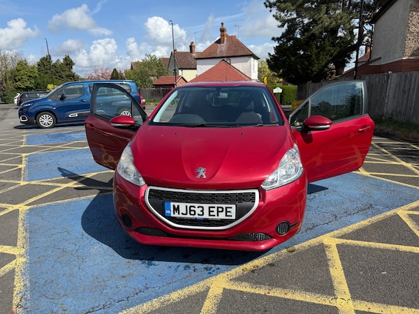 Used Peugeot 208 2013 for sale - 74435360: Photo 9