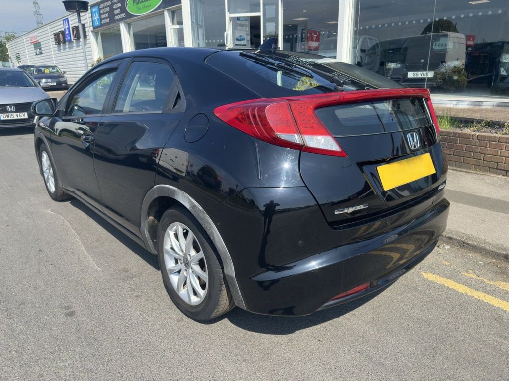 Used Honda Civic 2012 for sale - 77697675: Photo 5