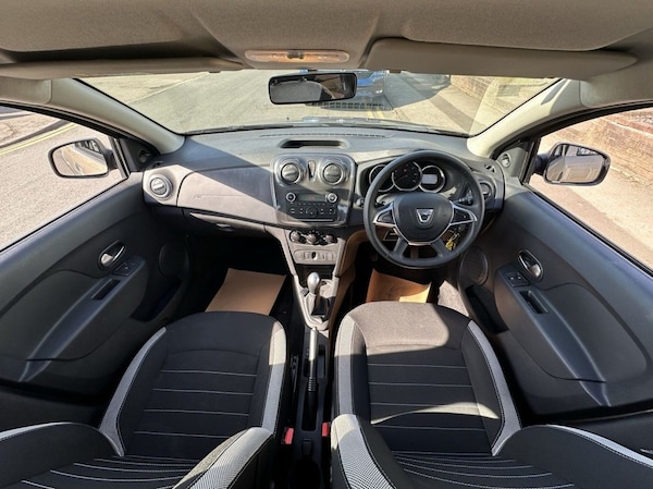 Used Dacia Sandero Stepway 2019 for sale - 76185235: Photo 2