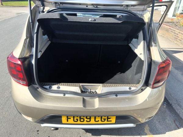 Used Dacia Sandero Stepway 2019 for sale - 76185235: Photo 8