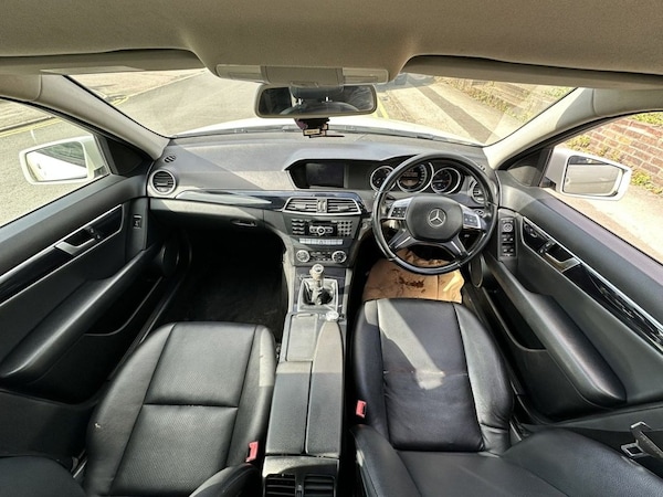 Used Mercedes-Benz C-Class 2011 for sale - 72333615: Photo 2