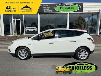 Used Chrysler Delta 2012 for sale - 74606693: Photo