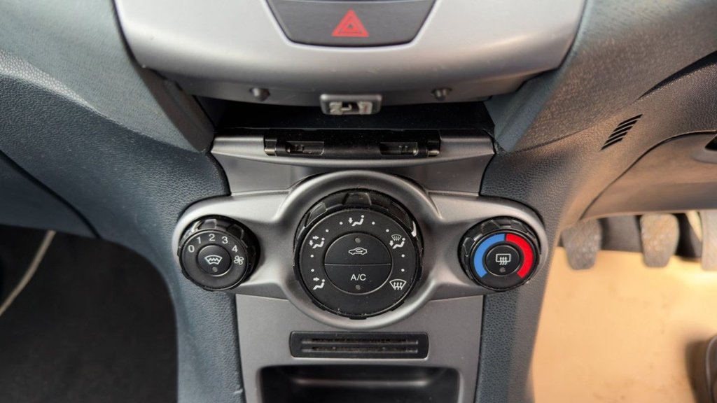 Used Ford Fiesta 2010 for sale - 77905102: Photo 13