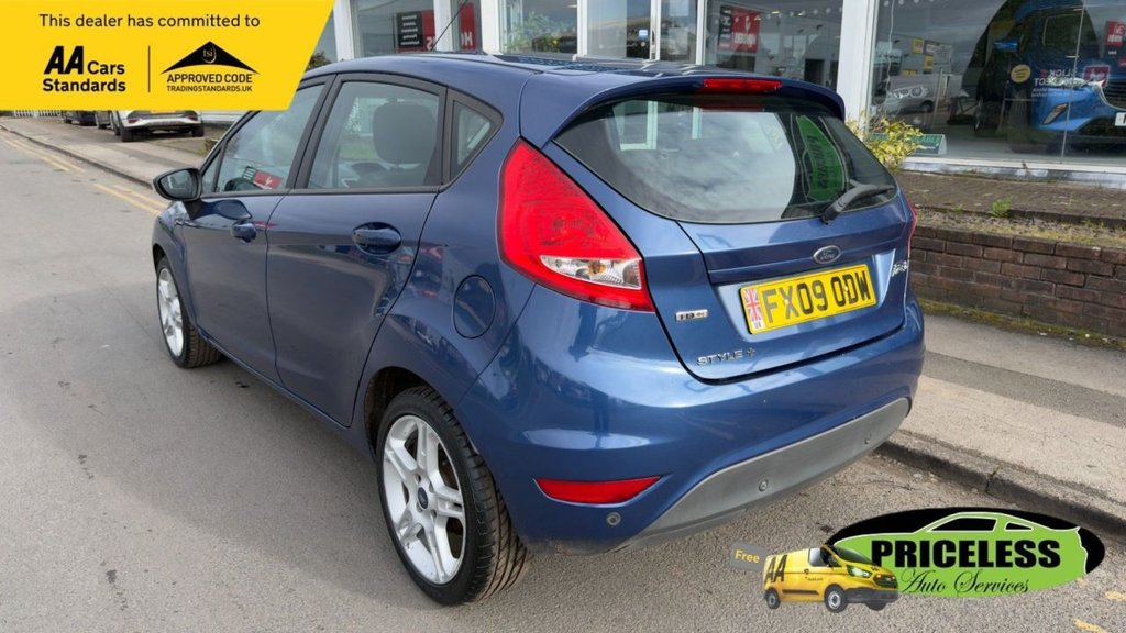 Used Ford Fiesta 2010 for sale - 77905102: Photo 5