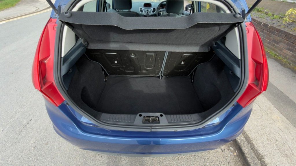 Used Ford Fiesta 2010 for sale - 77905102: Photo 9