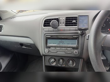 Used Volkswagen Polo 2011 for sale - 79643429: Photo