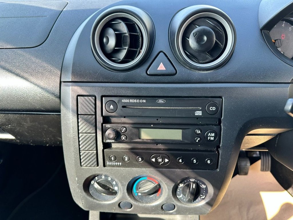 Used Ford Fiesta 2004 for sale - 77697671: Photo 12