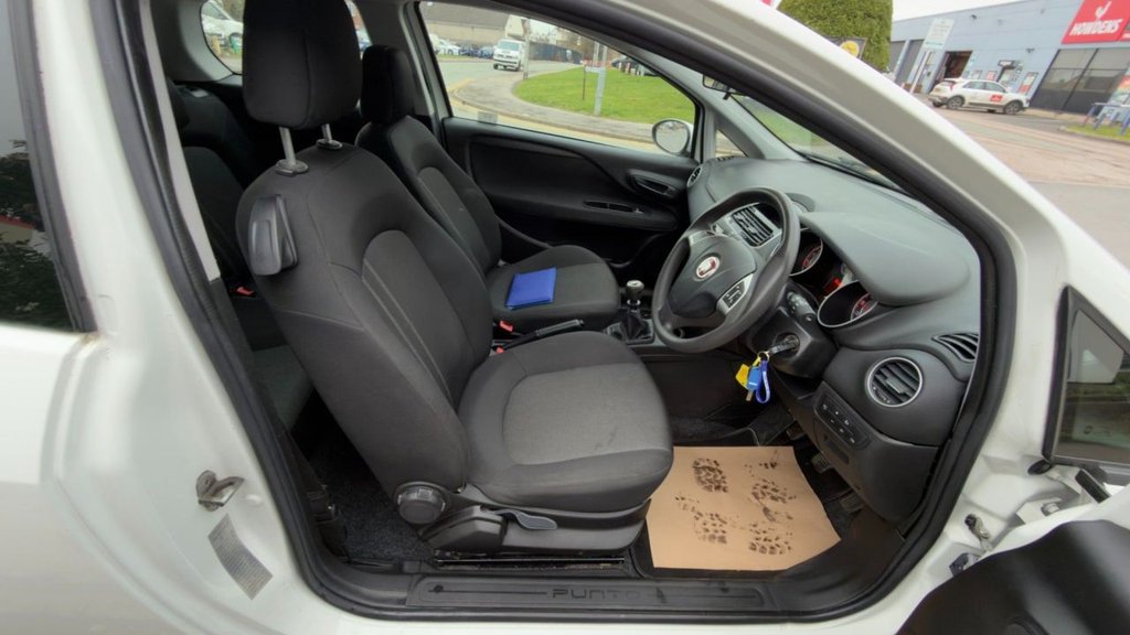 Used Fiat Punto 2015 for sale - 77905057: Photo 10