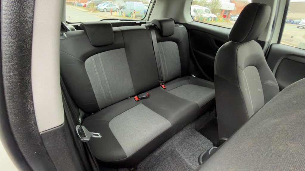 Used Fiat Punto 2015 for sale - 77905057: Photo 11