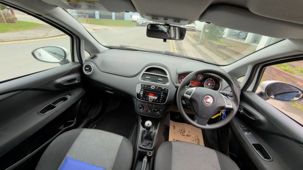 Used Fiat Punto 2015 for sale - 77905057: Photo 2