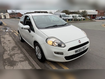 Used Fiat Punto 2015 for sale - 77905057: Photo