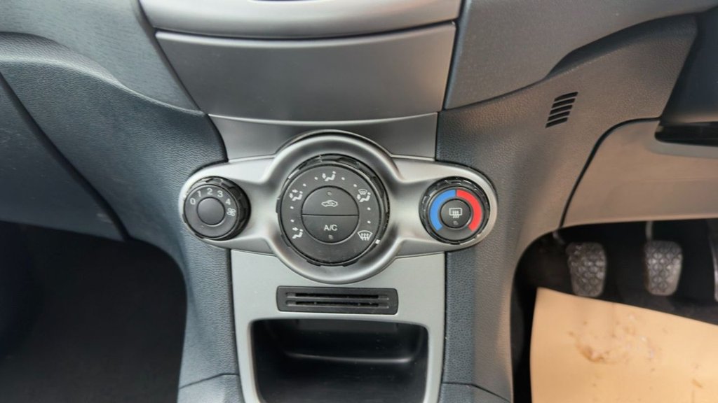 Used Ford Fiesta 2010 for sale - 77905063: Photo 13