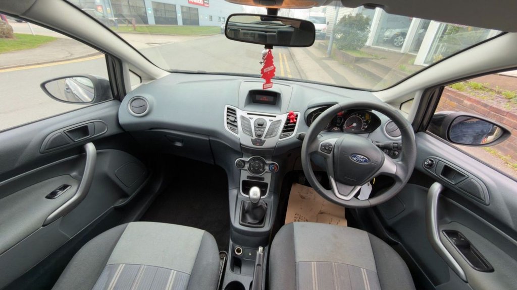 Used Ford Fiesta 2010 for sale - 77905063: Photo 2