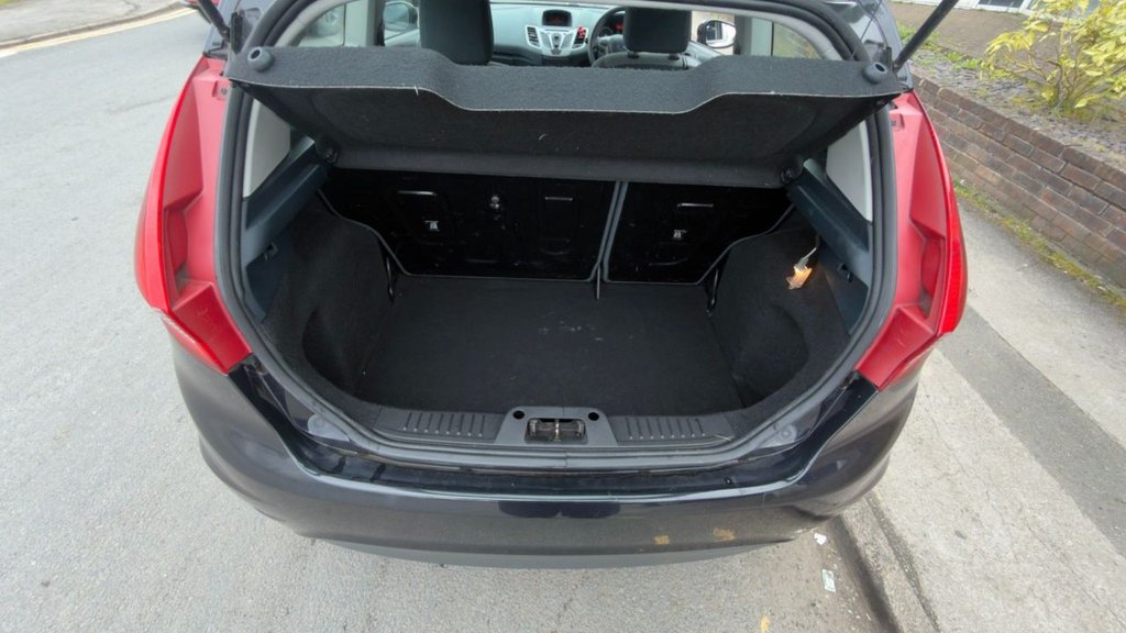 Used Ford Fiesta 2010 for sale - 77905063: Photo 9