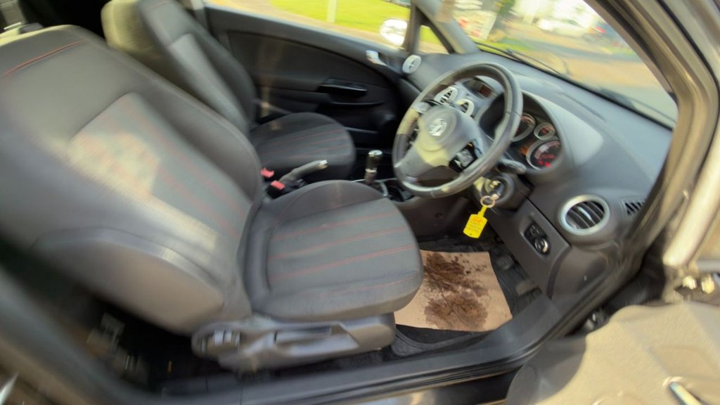 Used Vauxhall Corsa 2012 for sale - 76711611: Photo 2