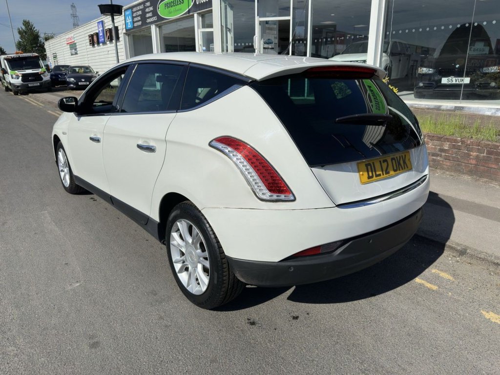 Used Chrysler Delta 2012 for sale - 77642155: Photo 5